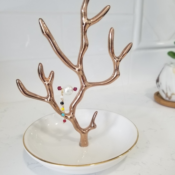 Nylon Beauty Necklace - Picture 2 of 3